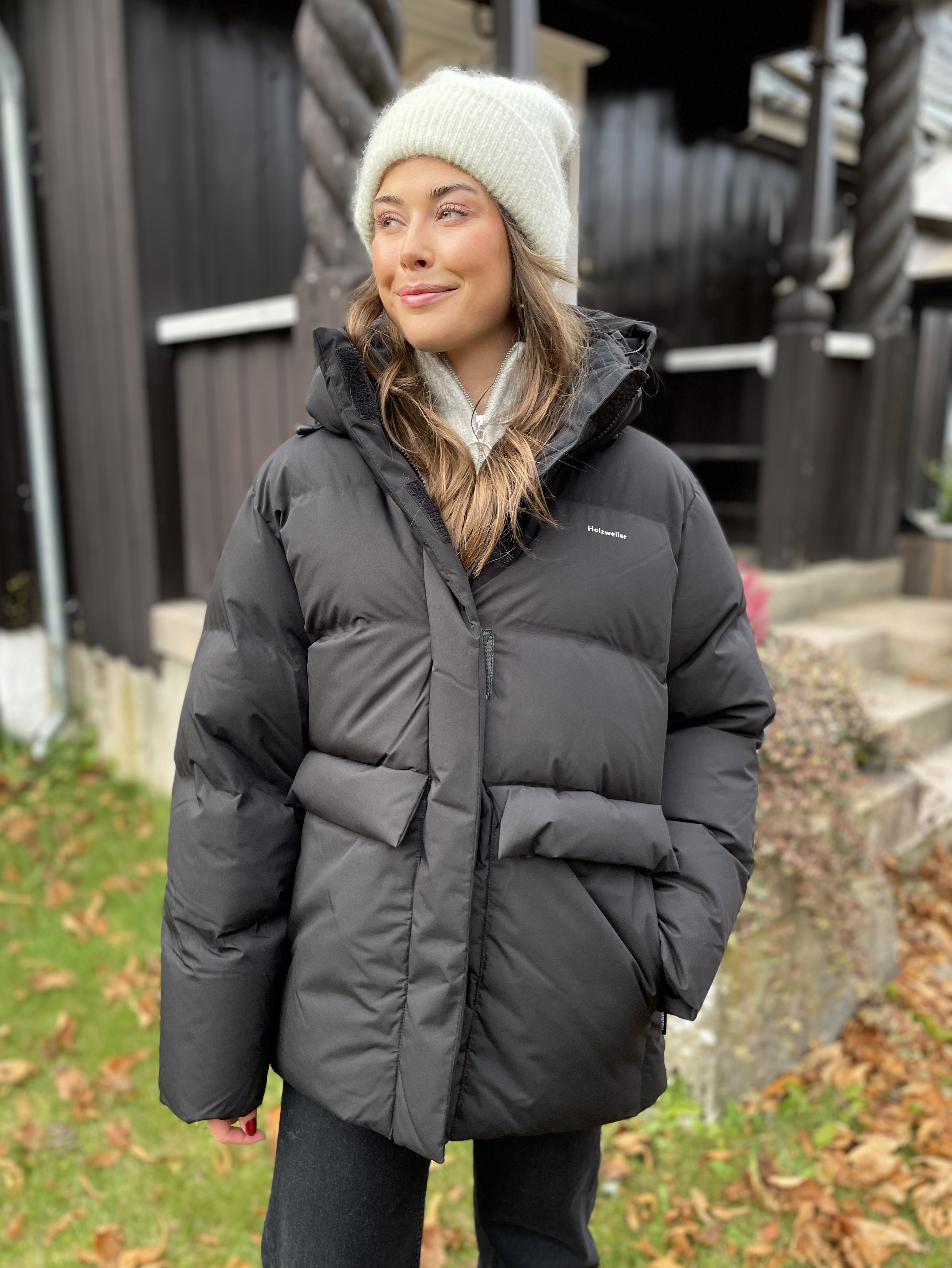 Holzweiler Besseggen Down Jacket Black - frokenpedersen.no